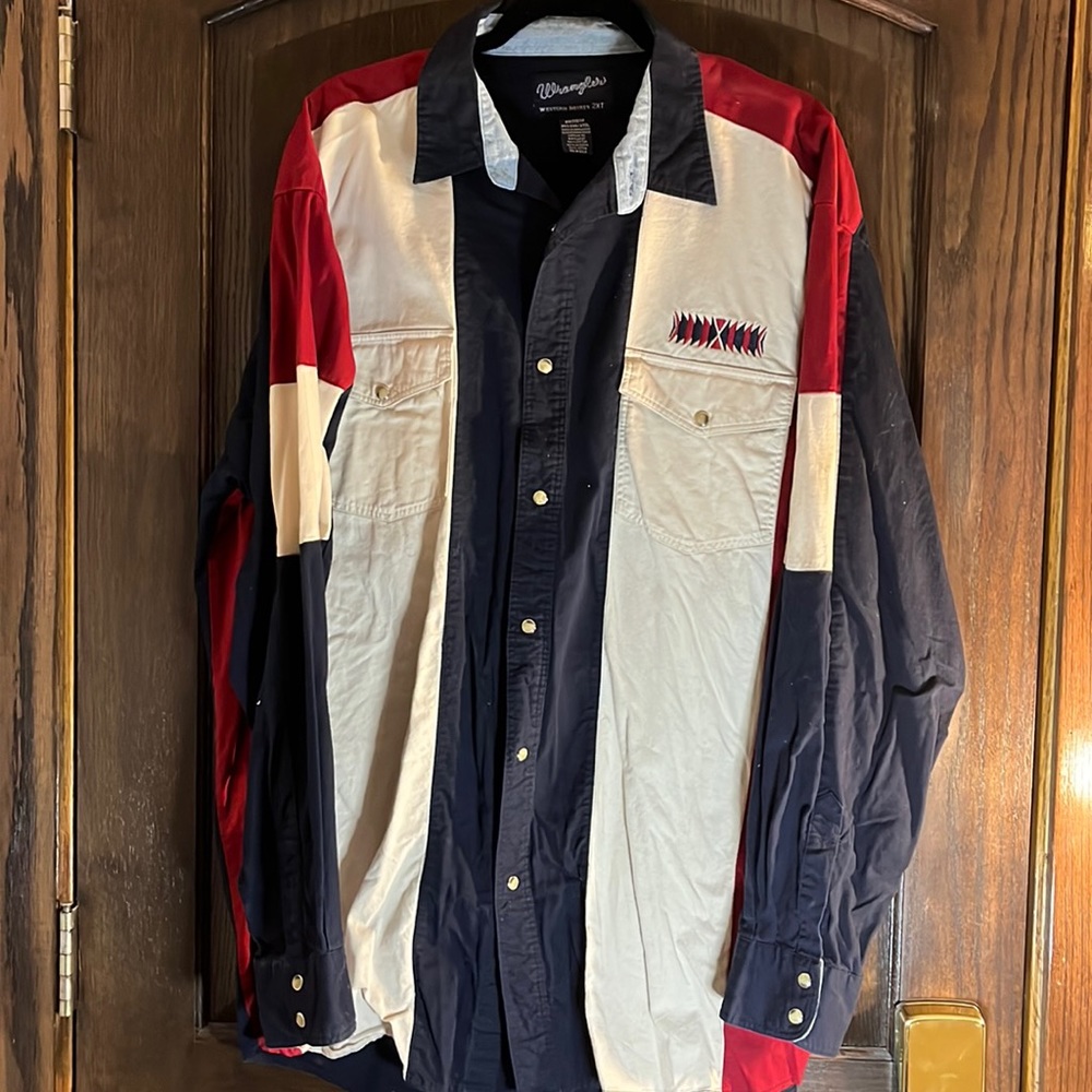 Men’s western shirt with pearl snaps